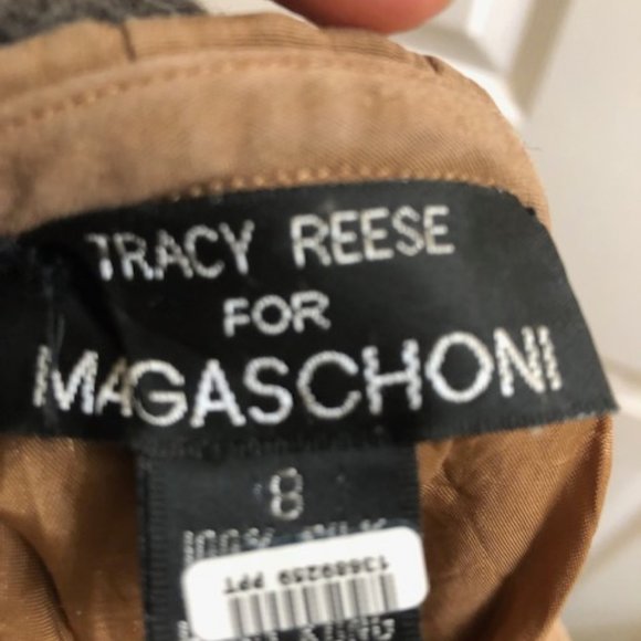 Magaschoni Caramel Fitted/Flared Silk Skirt, size 8. - Picture 3 of 8